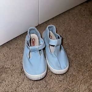 Cienta blue t strap shoes